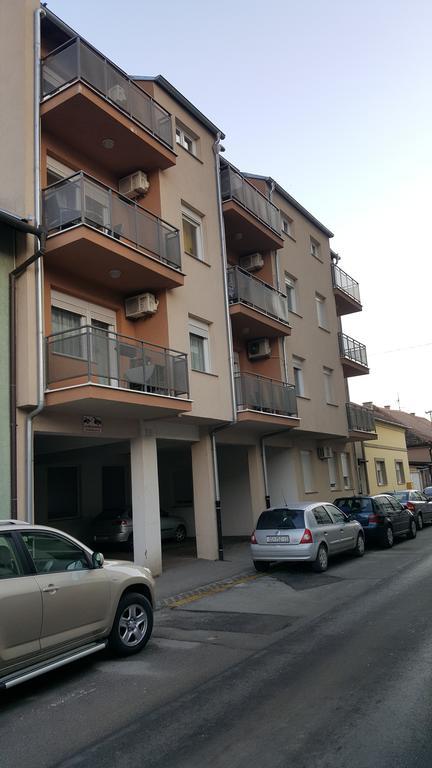 Apartment Flores Osijek Exterior foto
